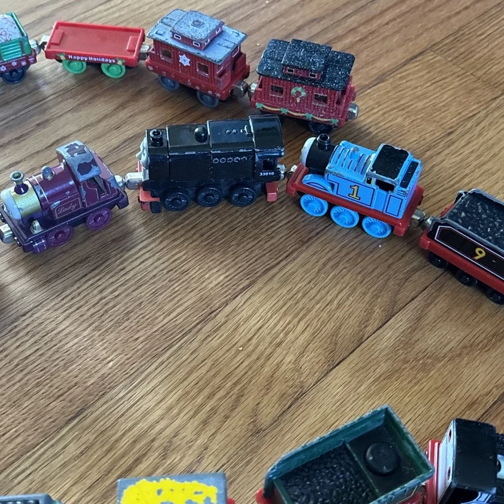 Thomas &‎ Friends Collections Train 2006 Limited Cars Holidays Christmas Easter
